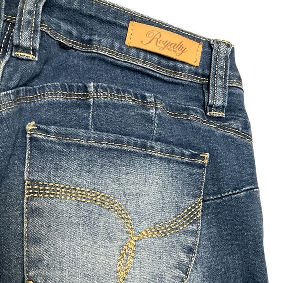 Royalty Form Women's Blue Jeans Size 10 EUC - Picture 3 of 8